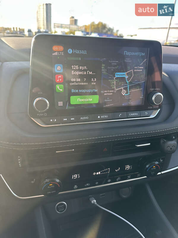 Внедорожник / Кроссовер Nissan Rogue 2021 в Киеве