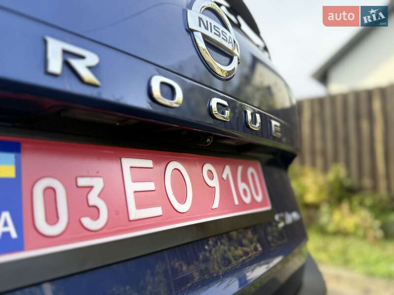 Внедорожник / Кроссовер Nissan Rogue 2021 в Киеве