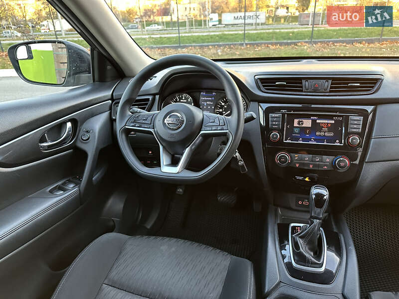 Позашляховик / Кросовер Nissan Rogue 2018 в Києві