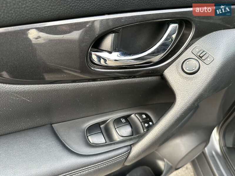 Позашляховик / Кросовер Nissan Rogue 2018 в Києві