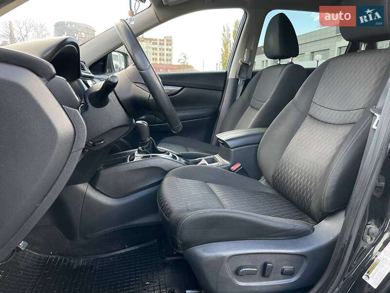 Позашляховик / Кросовер Nissan Rogue 2017 в Києві