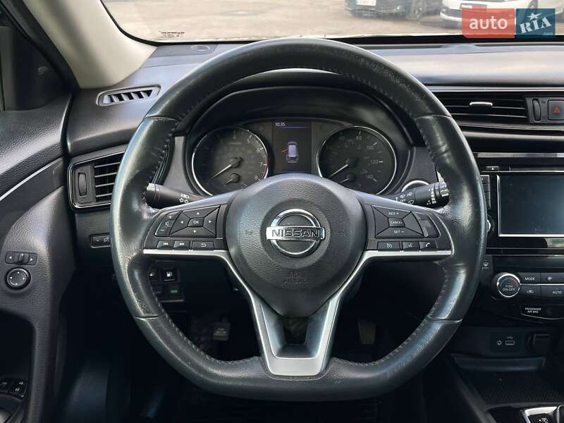 Позашляховик / Кросовер Nissan Rogue 2017 в Києві