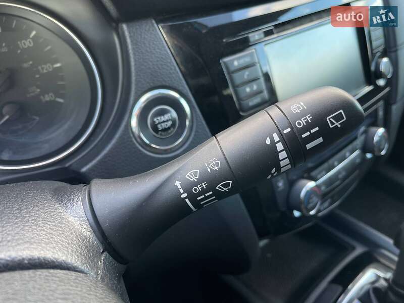 Позашляховик / Кросовер Nissan Rogue 2017 в Києві