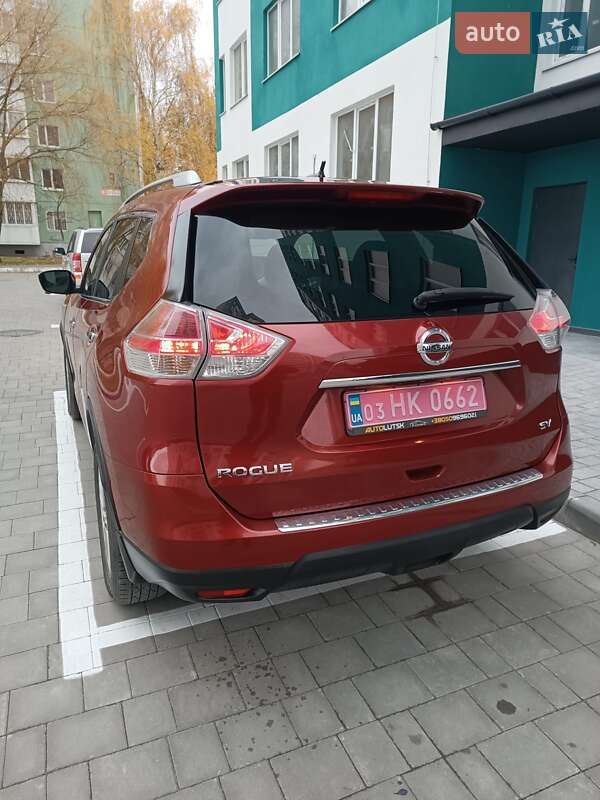 Позашляховик / Кросовер Nissan Rogue 2016 в Сарнах