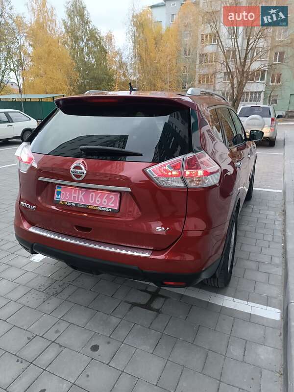 Позашляховик / Кросовер Nissan Rogue 2016 в Сарнах