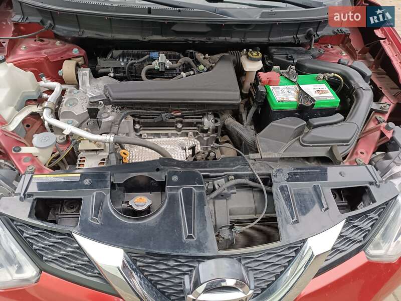 Позашляховик / Кросовер Nissan Rogue 2016 в Сарнах