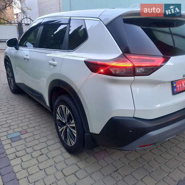 Внедорожник / Кроссовер Nissan Rogue 2023 в Львове
