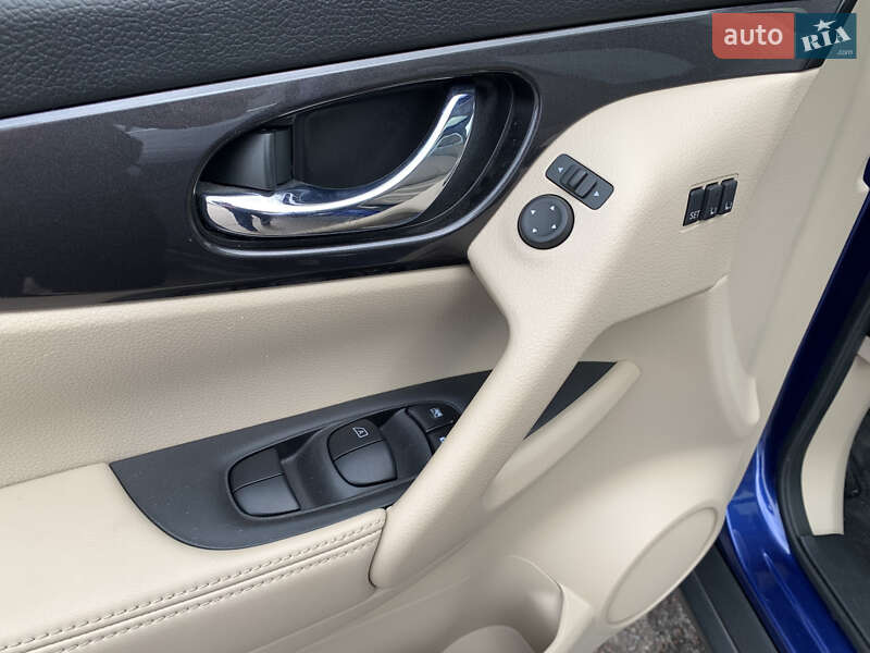 Внедорожник / Кроссовер Nissan Rogue 2018 в Полтаве