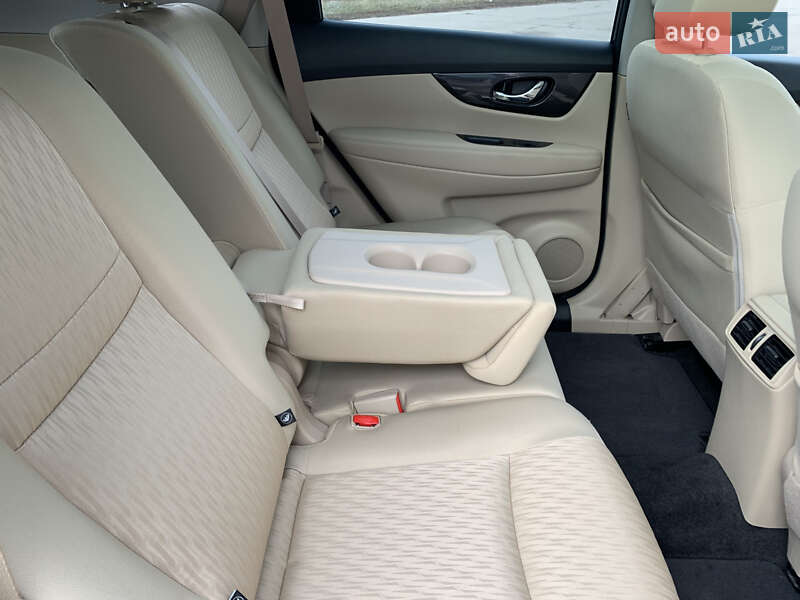 Внедорожник / Кроссовер Nissan Rogue 2018 в Полтаве