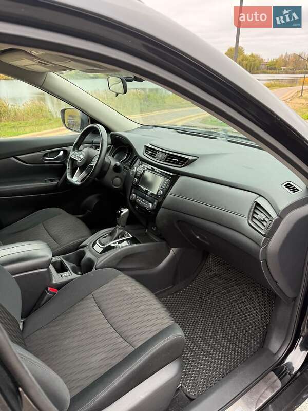 Позашляховик / Кросовер Nissan Rogue 2018 в Києві