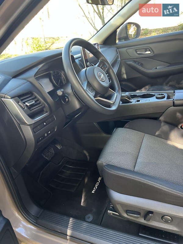 Внедорожник / Кроссовер Nissan Rogue 2024 в Тернополе