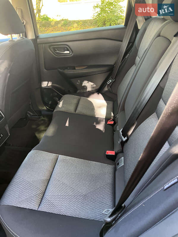 Внедорожник / Кроссовер Nissan Rogue 2024 в Тернополе