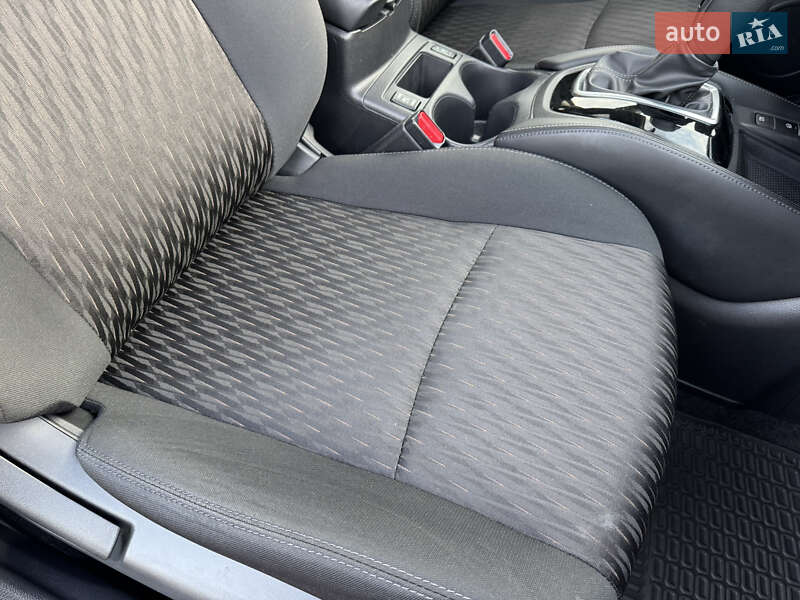 Позашляховик / Кросовер Nissan Rogue 2018 в Києві