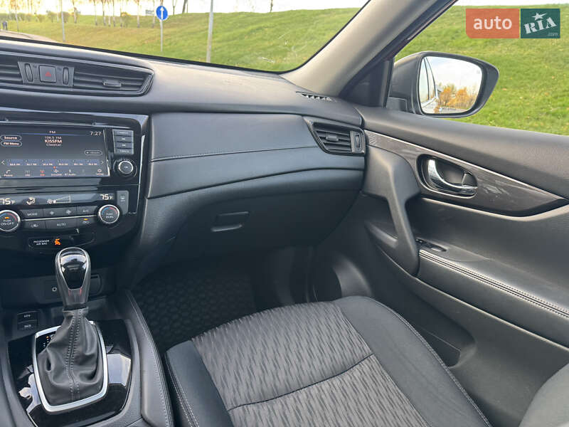 Позашляховик / Кросовер Nissan Rogue 2018 в Києві