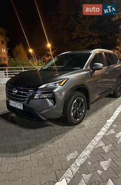 Позашляховик / Кросовер Nissan Rogue 2024 в Києві