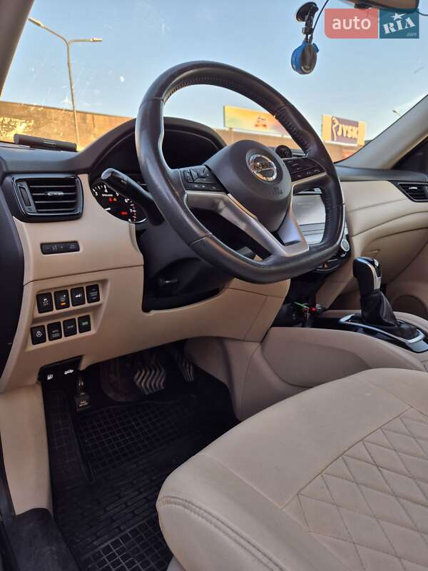 Позашляховик / Кросовер Nissan Rogue 2017 в Ізмаїлі
