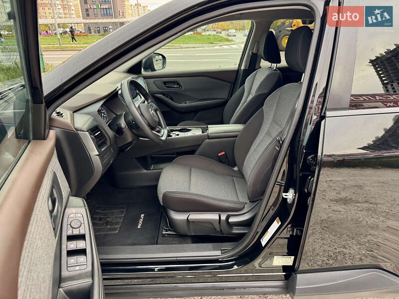 Внедорожник / Кроссовер Nissan Rogue 2021 в Киеве
