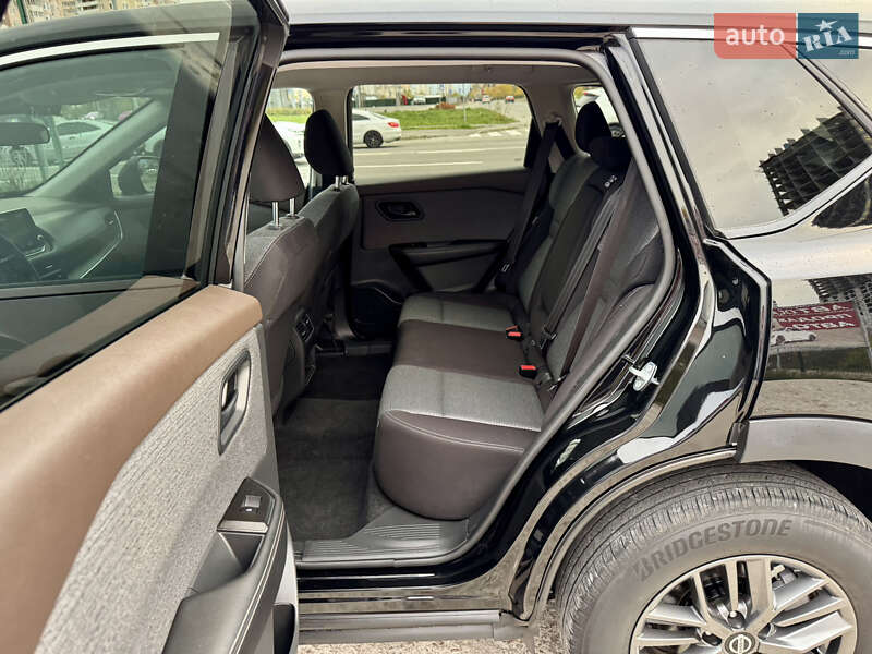 Внедорожник / Кроссовер Nissan Rogue 2021 в Киеве