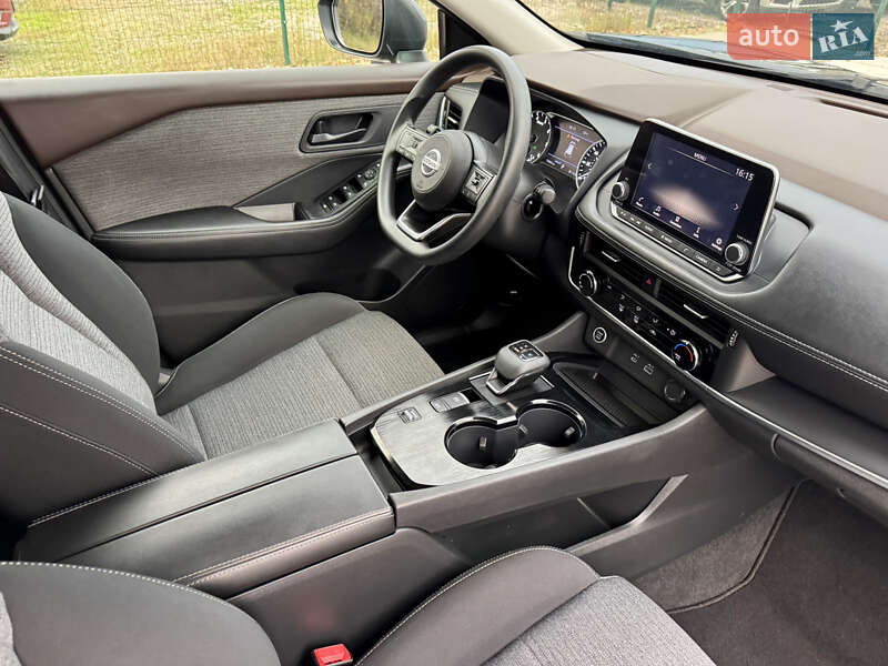 Внедорожник / Кроссовер Nissan Rogue 2021 в Киеве