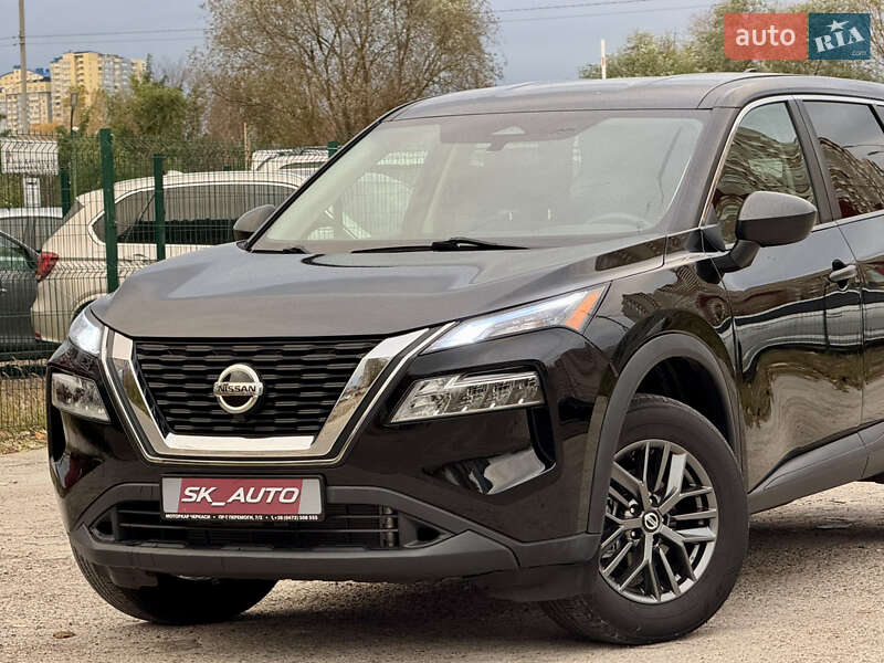 Внедорожник / Кроссовер Nissan Rogue 2021 в Киеве
