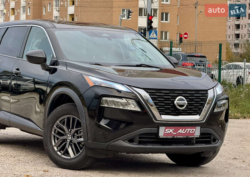 Внедорожник / Кроссовер Nissan Rogue 2021 в Киеве