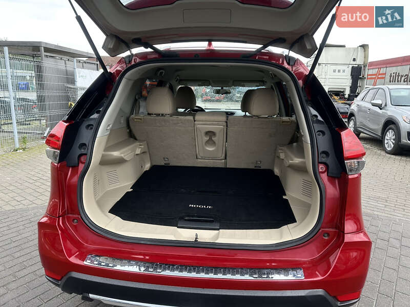 Позашляховик / Кросовер Nissan Rogue 2017 в Львові