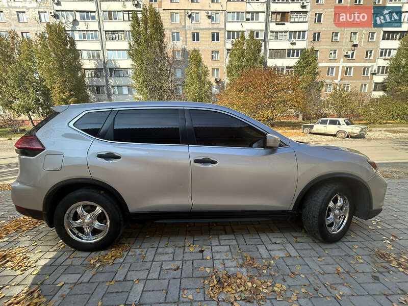 Позашляховик / Кросовер Nissan Rogue 2017 в Запоріжжі