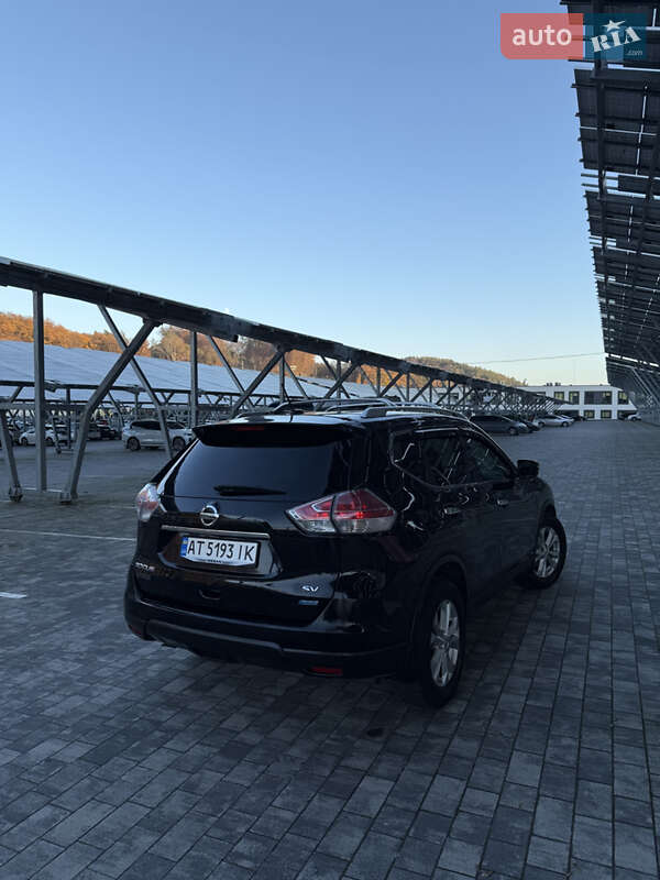 Внедорожник / Кроссовер Nissan Rogue 2015 в Львове