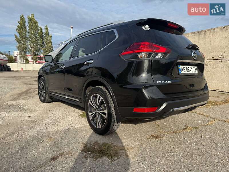 Позашляховик / Кросовер Nissan Rogue 2017 в Запоріжжі