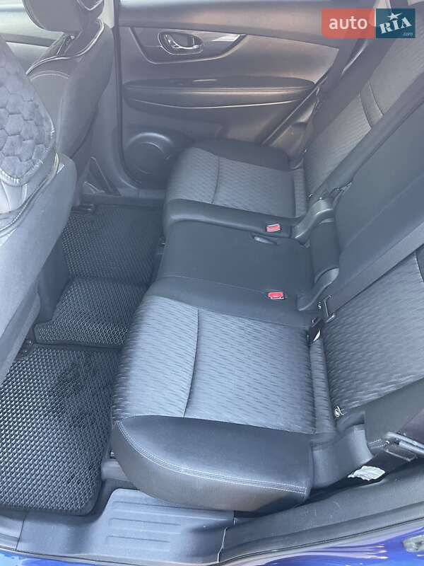 Позашляховик / Кросовер Nissan Rogue 2017 в Вінниці