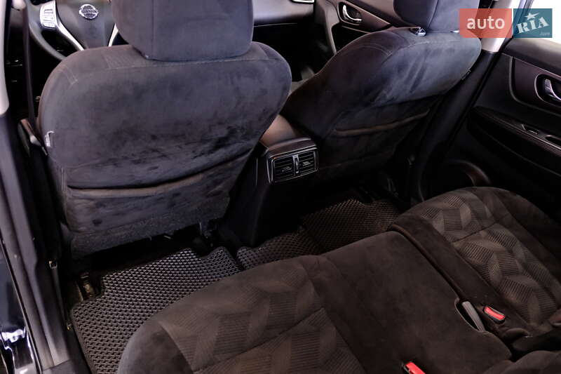 Позашляховик / Кросовер Nissan Rogue 2016 в Одесі