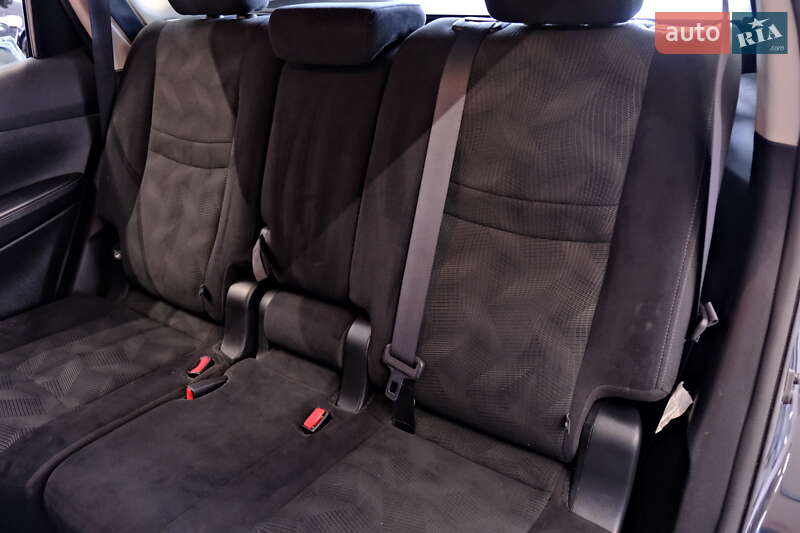 Позашляховик / Кросовер Nissan Rogue 2016 в Одесі