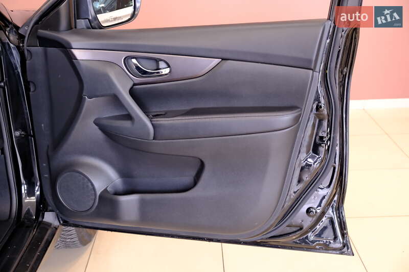 Позашляховик / Кросовер Nissan Rogue 2016 в Одесі