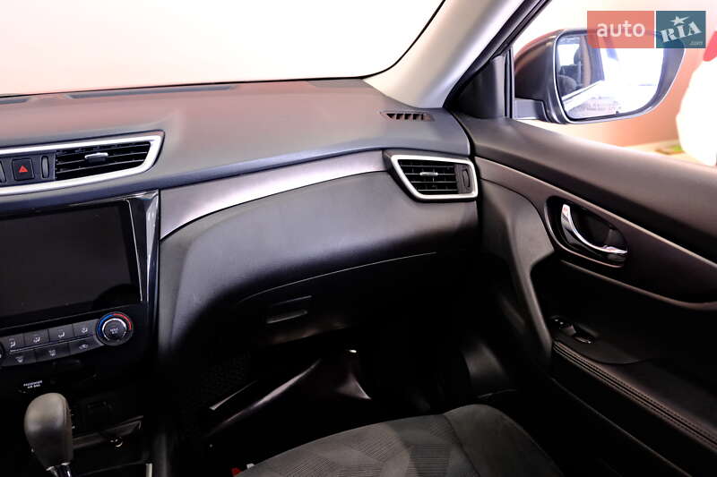 Позашляховик / Кросовер Nissan Rogue 2016 в Одесі