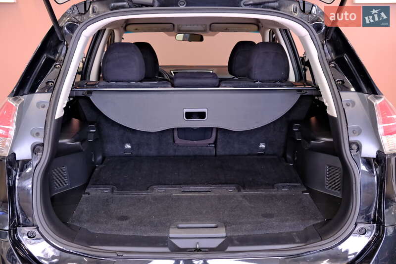 Позашляховик / Кросовер Nissan Rogue 2016 в Одесі