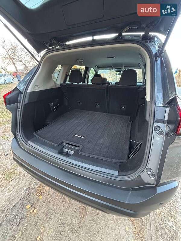 Внедорожник / Кроссовер Nissan Rogue 2021 в Боярке