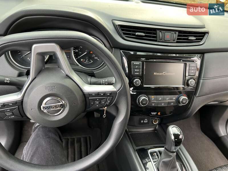 Внедорожник / Кроссовер Nissan Rogue 2018 в Маневичах