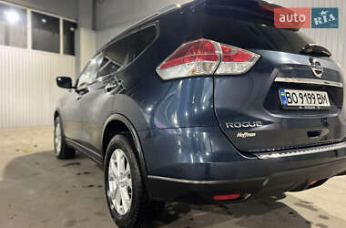 Позашляховик / Кросовер Nissan Rogue 2015 в Рівному