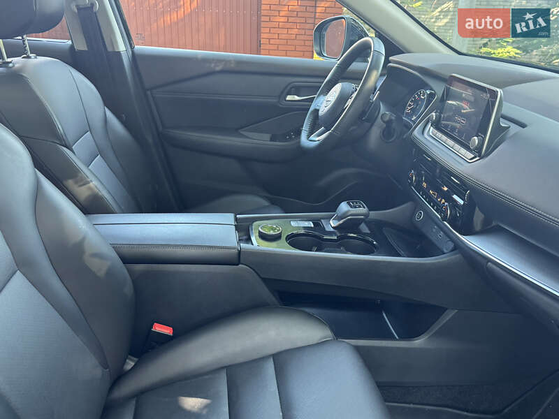 Внедорожник / Кроссовер Nissan Rogue 2022 в Киеве