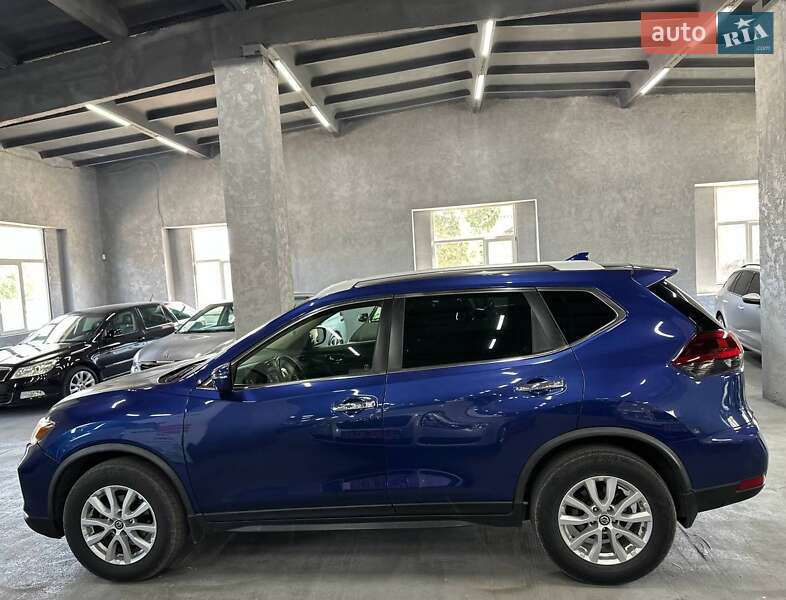 Внедорожник / Кроссовер Nissan Rogue 2018 в Каменском