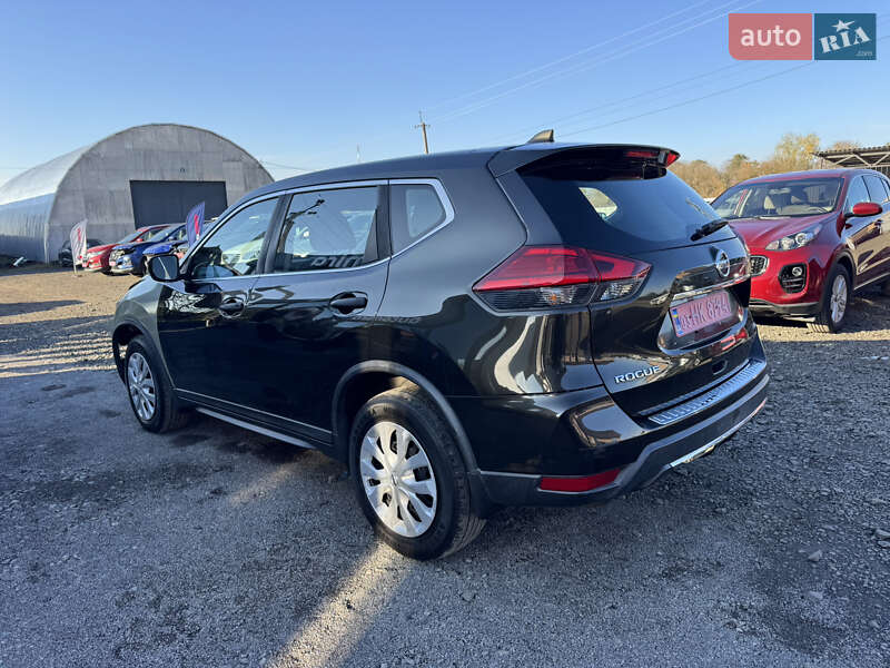 Позашляховик / Кросовер Nissan Rogue 2017 в Луцьку