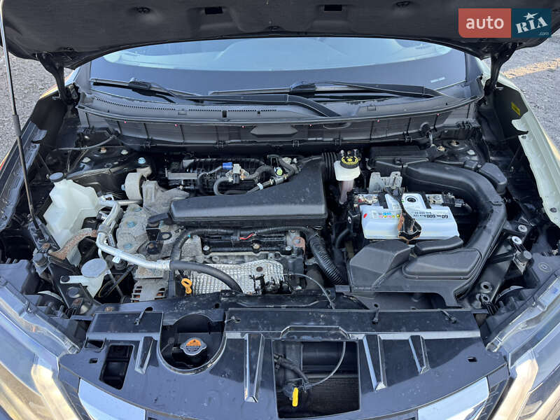 Позашляховик / Кросовер Nissan Rogue 2017 в Луцьку