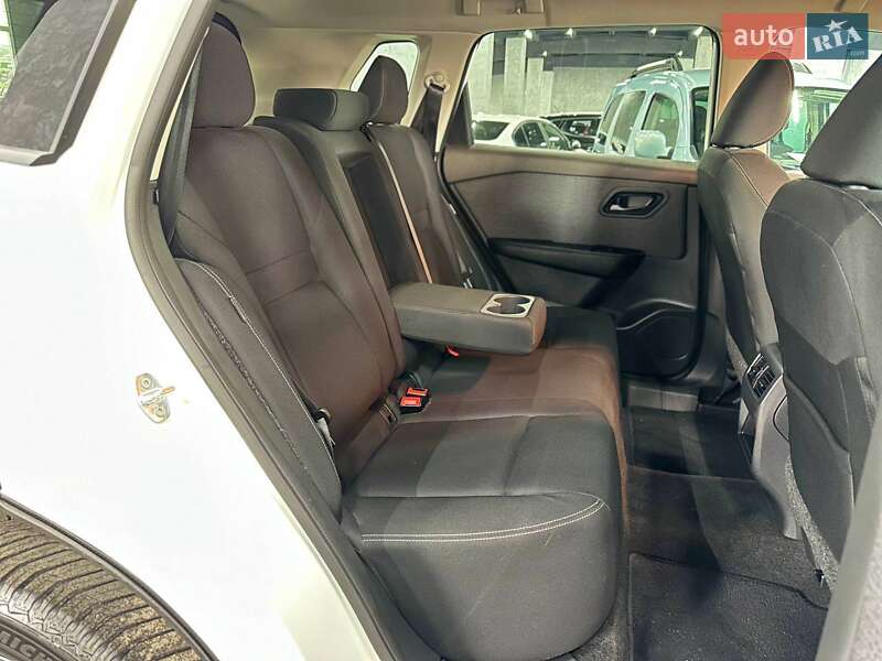 Внедорожник / Кроссовер Nissan Rogue 2023 в Каменском