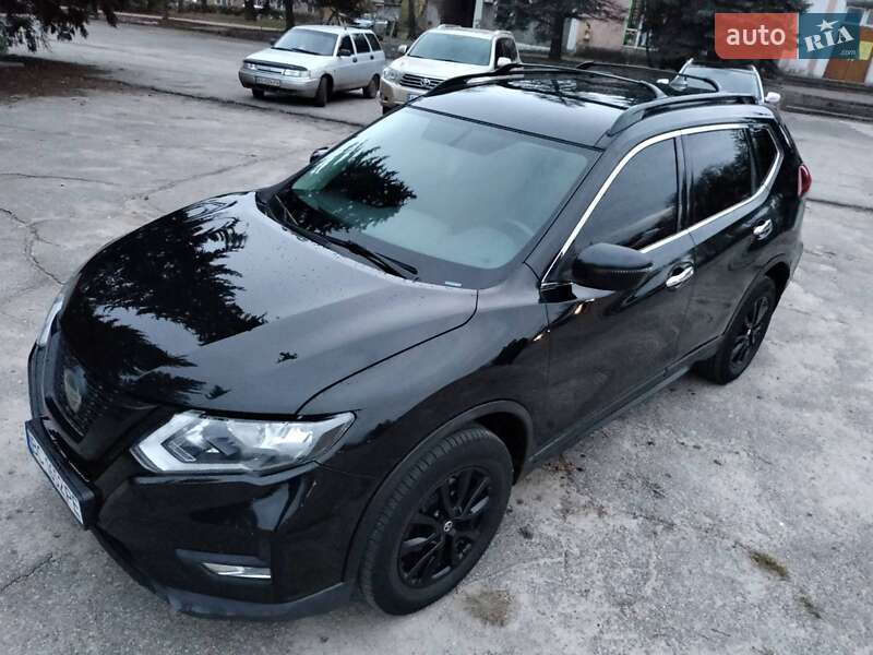 Внедорожник / Кроссовер Nissan Rogue 2018 в Харькове