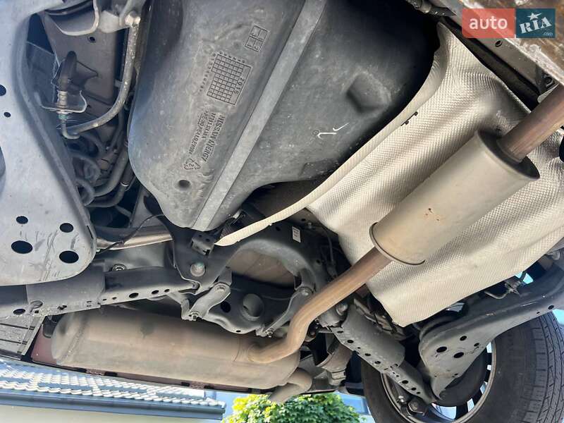 Позашляховик / Кросовер Nissan Rogue 2016 в Сарнах