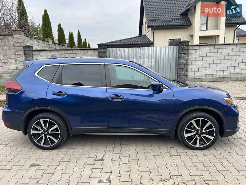 Внедорожник / Кроссовер Nissan Rogue 2020 в Ровно