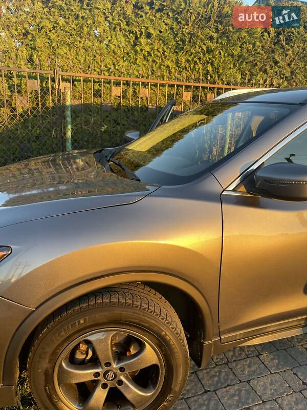 Внедорожник / Кроссовер Nissan Rogue 2017 в Львове