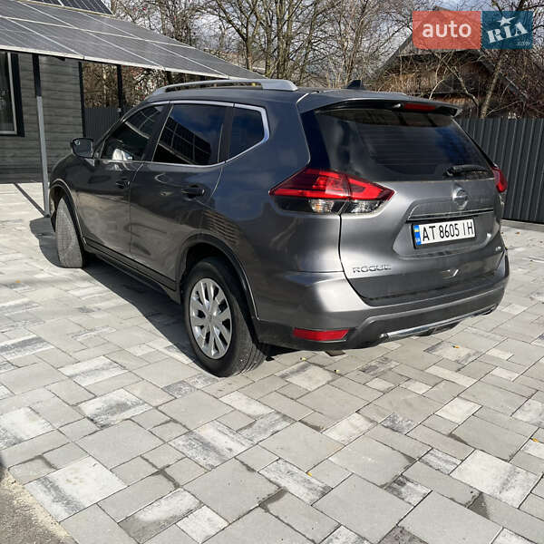 Внедорожник / Кроссовер Nissan Rogue 2016 в Калуше