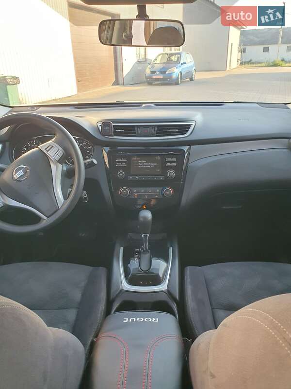 Позашляховик / Кросовер Nissan Rogue 2016 в Березному