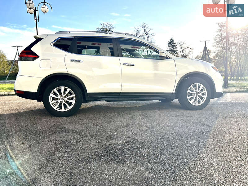 Внедорожник / Кроссовер Nissan Rogue 2017 в Белой Церкви